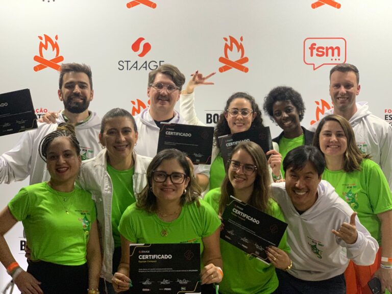Caroline Justino com a turma da Formação Estrategista do Grupo Primo